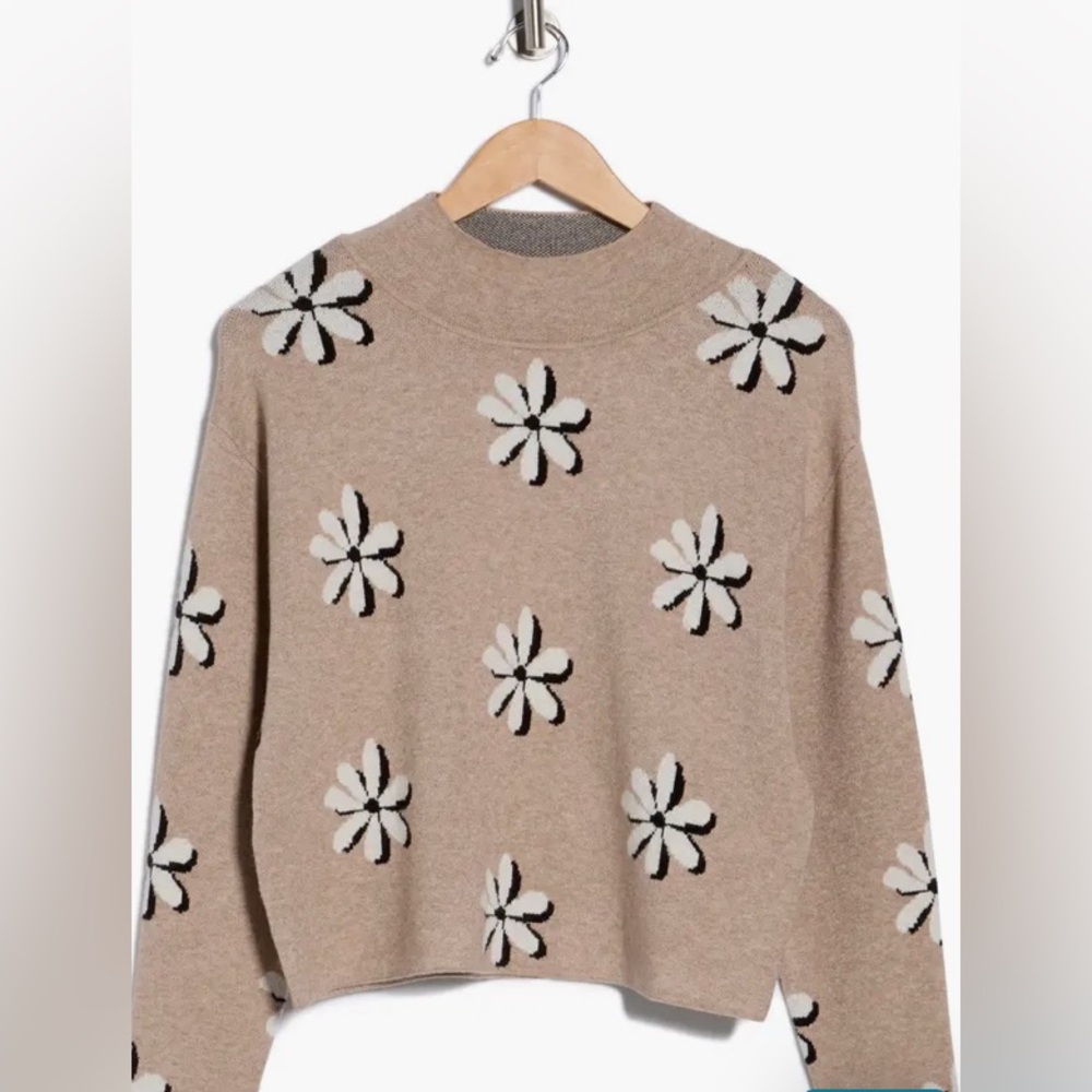 Tahari Tan Sweater with Black and White Floral Pattern Size M - Picture 3 of 7
